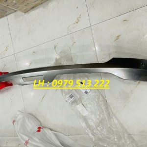 ốp mạ cản sau dưới kia carnival 2025