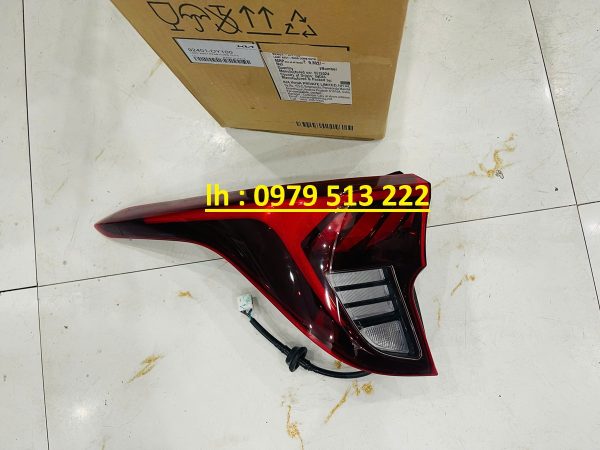 den-hau-manh-ngoai-carens-2023 đèn hậu miếng ngoài kia carens 2022