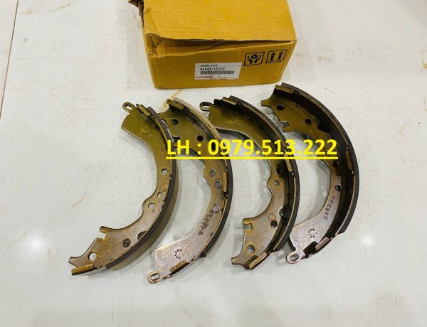 ma-phanh-sau-innova-2008 má phanh sau toyota innova 2009