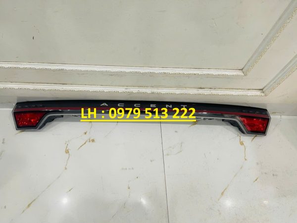 den-hau-giua-cop-accent-2024 đèn hậu giữa cốp hyundai accent 2025