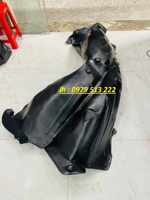lòng dè trước vinfast limo green