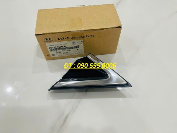 ốp tam giác chân gương hyundai santafe 2013